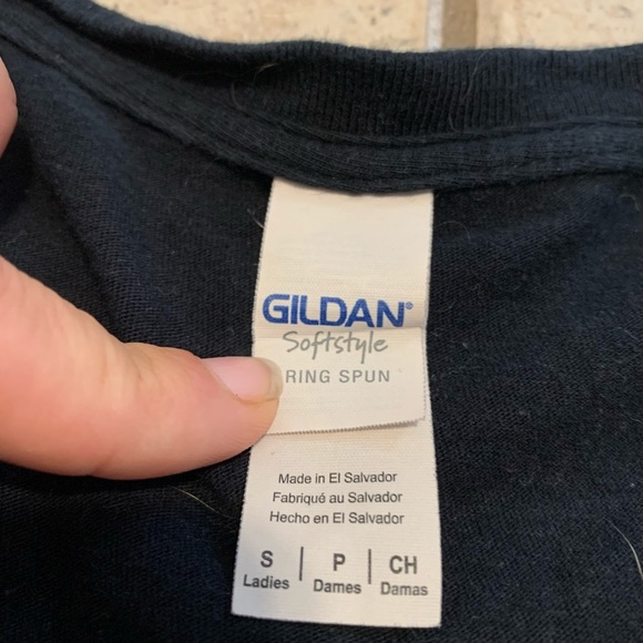 💜 This Girl Rocks Her Chevy Truck T-Shirt Black & Hot Pink Gildan Size Small - Picture 2 of 5